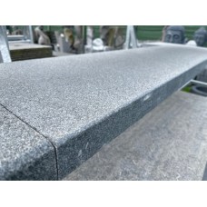 Graniet G04 100x35x5/3 (2xR1) gebrand/geborst, neus gezoet